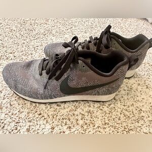 Nike Women’s Running Shoe Sz 8.5 Grey/Black